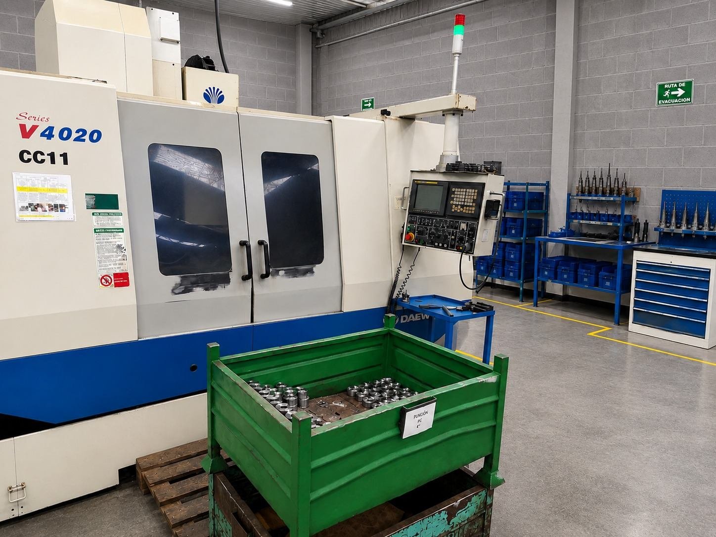 Centro de maquinado CNC Daewoo V4020